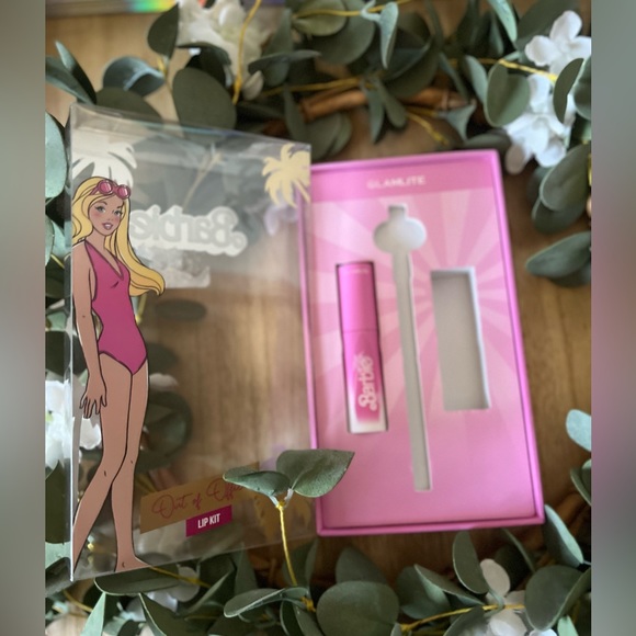 Unlisted Halloween + Barbie - Picture 7 of 8